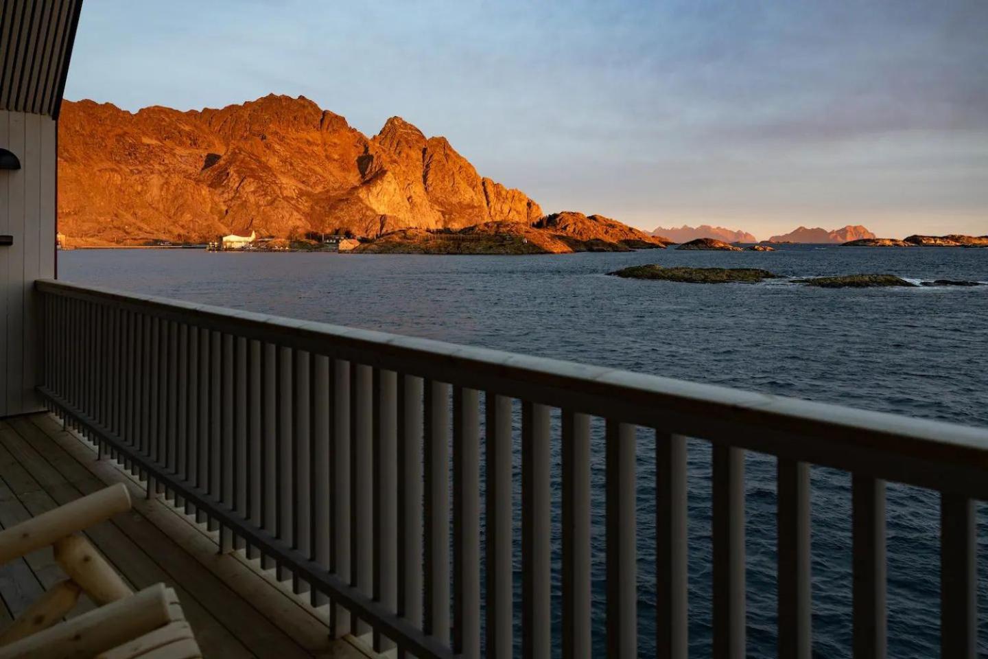 Leilighet Med Fantastisk Utsikt Henningsvær Exterior foto